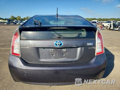 Zdjęcie 6 z 12 samochodu: 2015 TOYOTA PRIUS TWO VIN:JTDKN3DU8F0449461 - miniatura