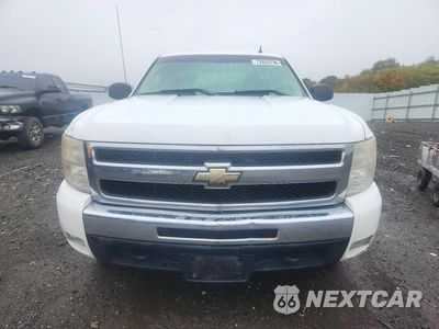 Piąte zdjęcie samochodu w środku: 2011 CHEVROLET SILVERADO K1500 LT VIN:1GCRKSE34BZ272260 - miniatura