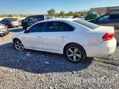 Drugie zdjęcie samochodu z przodu: 2012 VOLKSWAGEN PASSAT SE VIN:1VWBH7A33CC103240 - miniatura