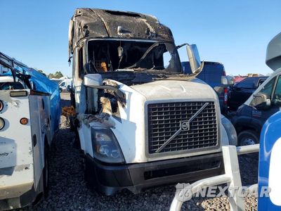 Piąte zdjęcie samochodu w środku: 2015 VOLVO VNL SEMI TRUCK VIN:4V4NC9EG1FN175591 - miniatura