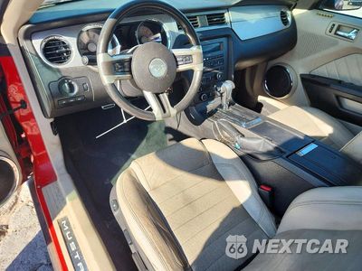 Zdjęcie 8 z 12 samochodu: 2010 FORD MUSTANG VIN:1ZVBP8AN6A5108220 - miniatura