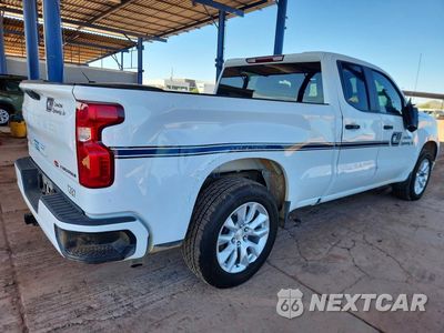 Trzecie zdjęcie samochodu z tyłu: 2024 CHEVROLET SILVERADO C1500 CUSTOM VIN:1GCRABEK8RZ341682 - miniatura