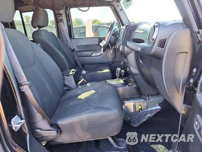 Zdjęcie 7 z 13 samochodu: 2017 JEEP WRANGLER UNLIMITED SPORT VIN:1C4BJWDG3HL576174 - miniatura