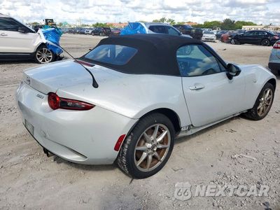 Trzecie zdjęcie samochodu z tyłu: 2017 MAZDA MX-5 MIATA SPORT VIN:JM1NDAB75H0123315 - miniatura