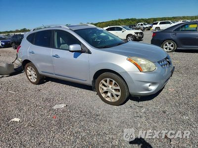 Czwarte zdjęcie samochodu z boku: 2013 NISSAN ROGUE S VIN:JN8AS5MV7DW116854 - miniatura