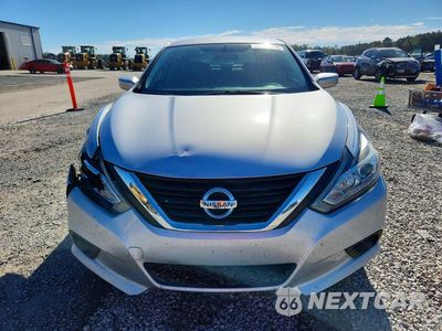 Piąte zdjęcie samochodu w środku: 2018 NISSAN ALTIMA 2.5 S VIN:1N4AL3APXJC264955 - miniatura