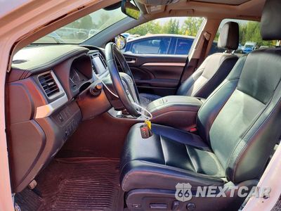 Zdjęcie 7 z 12 samochodu: 2019 TOYOTA HIGHLANDER HYBRID XLE VIN:5TDJGRFH0KS066923 - miniatura