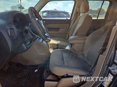 Zdjęcie 7 z 13 samochodu: 2014 JEEP PATRIOT SPORT VIN:1C4NJPBA5ED890397 - miniatura