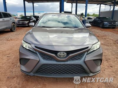 Piąte zdjęcie samochodu w środku: 2018 TOYOTA CAMRY SE VIN:4T1B11HK2JU092266 - miniatura