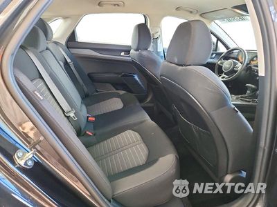 Zdjęcie 10 z 12 samochodu: 2026 KIA K5 LXS VIN:KNAG24J7XT5441294 - miniatura