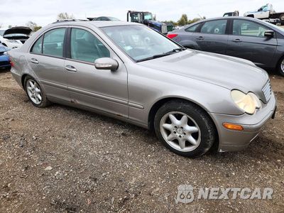 Czwarte zdjęcie samochodu z boku: 2004 MERCEDES-BENZ C 240 VIN:WDBRF61J54E016380 - miniatura