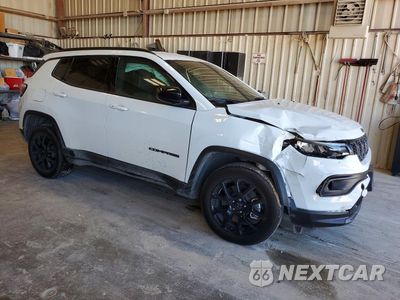 Czwarte zdjęcie samochodu z boku: 2026 JEEP COMPASS LATITUDE VIN:3C4NJDBN2TT209377 - miniatura