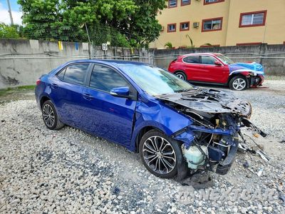 Czwarte zdjęcie samochodu z boku: 2015 TOYOTA COROLLA S PLUS VIN:2T1BURHE5FC373342 - miniatura