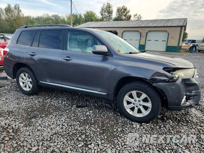 Czwarte zdjęcie samochodu z boku: 2011 TOYOTA HIGHLANDER SE VIN:5TDBK3EH2BS058162 - miniatura