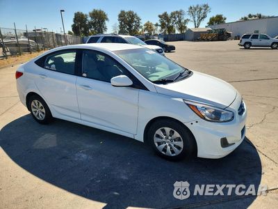 Czwarte zdjęcie samochodu z boku: 2017 HYUNDAI ACCENT SE VIN:KMHCT4AE4HU272315 - miniatura