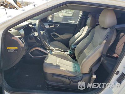 Zdjęcie 7 z 12 samochodu: 2013 HYUNDAI VELOSTER BASE VIN:KMHTC6AD0DU094061 - miniatura