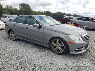 Czwarte zdjęcie samochodu z boku: 2013 MERCEDES-BENZ E 350 VIN:WDDHF5KB2DA772602 - miniatura