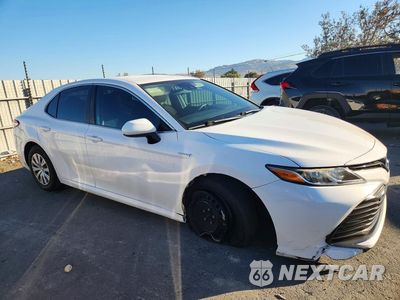 Czwarte zdjęcie samochodu z boku: 2019 TOYOTA CAMRY LE VIN:4T1B31HKXKU008822 - miniatura