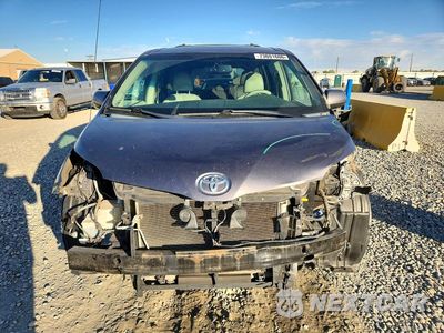 Piąte zdjęcie samochodu w środku: 2011 TOYOTA SIENNA XLE 8-PASSENGER VIN:5TDYK3DC2BS027123 - miniatura