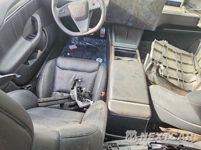 Zdjęcie 8 z 14 samochodu: 2022 TESLA MODEL S VIN:5YJSA1E52NF491101 - miniatura