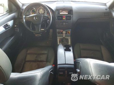 Zdjęcie 8 z 12 samochodu: 2010 MERCEDES-BENZ C 300 VIN:WDDGF5EB7AR111166 - miniatura
