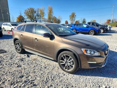 Czwarte zdjęcie samochodu z boku: 2015 VOLVO V60 CROSS COUNTRY PREMIER VIN:YV4612HK5F1000391 - miniatura
