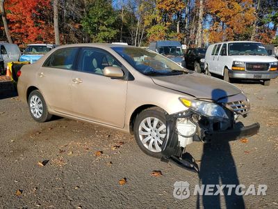 Czwarte zdjęcie samochodu z boku: 2013 TOYOTA COROLLA LE VIN:2T1BU4EE1DC947827 - miniatura