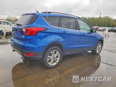 Trzecie zdjęcie samochodu z tyłu: 2019 FORD ESCAPE SEL VIN:1FMCU0HD7KUA76301 - miniatura