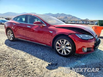 Czwarte zdjęcie samochodu z boku: 2015 TESLA MODEL S VIN:5YJSA1E47FF118855 - miniatura