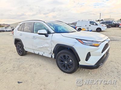 Czwarte zdjęcie samochodu z boku: 2024 TOYOTA RAV4 SE VIN:4T3T6RFV3RU144346 - miniatura