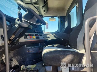 Zdjęcie 7 z 13 samochodu: 2019 FREIGHTLINER CASCADIA 1 - SEMI TRUCK VIN:3AKJHTDV4KSKP8256 - miniatura