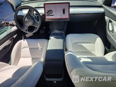 Zdjęcie 8 z 14 samochodu: 2021 TESLA MODEL Y VIN:5YJYGAEE8MF158019 - miniatura