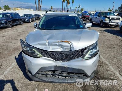 Piąte zdjęcie samochodu w środku: 2018 NISSAN ROGUE SPORT S VIN:JN1BJ1CP0JW159901 - miniatura