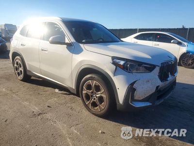 Czwarte zdjęcie samochodu z boku: 2023 BMW X1 XDRIVE28I VIN:WBX73EF08P5W65769 - miniatura