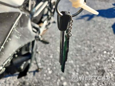 Zdjęcie 8 z 9 samochodu: 2025 KAWASAKI EX650 P VIN:ML5EXEP16SDAE7891 - miniatura