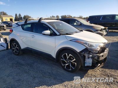 Czwarte zdjęcie samochodu z boku: 2018 TOYOTA C-HR XLE PREMIUM VIN:NMTKHMBX0JR003318 - miniatura