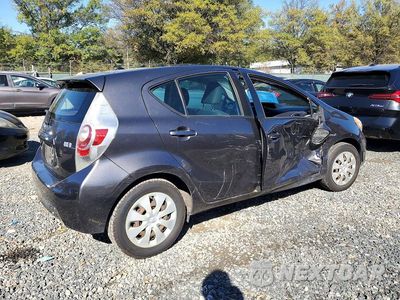 Trzecie zdjęcie samochodu z tyłu: 2013 TOYOTA PRIUS C TWO VIN:JTDKDTB33D1549813 - miniatura
