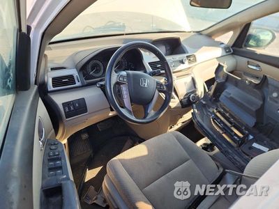 Zdjęcie 8 z 13 samochodu: 2016 HONDA ODYSSEY SE VIN:5FNRL5H35GB168741 - miniatura