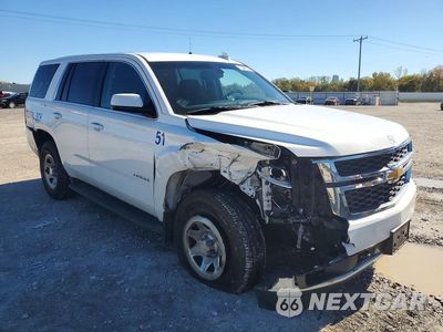 Czwarte zdjęcie samochodu z boku: 2019 CHEVROLET TAHOE K1500 VIN:1GNSKEEC4KR275959 - miniatura