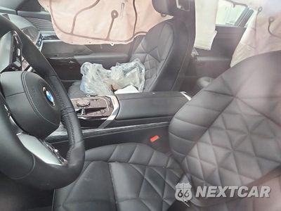 Zdjęcie 7 z 12 samochodu: 2026 BMW 740 XI VIN:WBA33EH08TCX08521 - miniatura