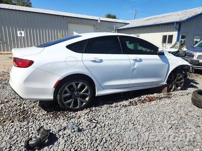 Trzecie zdjęcie samochodu z tyłu: 2016 CHRYSLER 200 S VIN:1C3CCCBB2GN144672 - miniatura