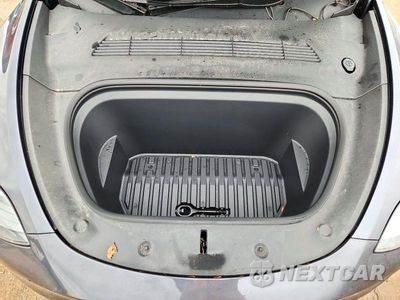 Zdjęcie 11 z 12 samochodu: 2024 TESLA MODEL Y VIN:7SAYGDEE9RA274077 - miniatura