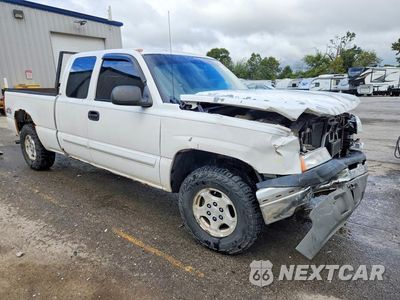 Czwarte zdjęcie samochodu z boku: 2003 CHEVROLET SILVERADO K1500 VIN:2GCEK19V831181412 - miniatura