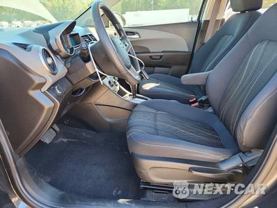 Zdjęcie 7 z 12 samochodu: 2016 CHEVROLET SONIC LT VIN:1G1JC5SH4G4174452 - miniatura