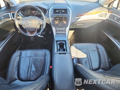 Zdjęcie 8 z 12 samochodu: 2016 LINCOLN MKZ VIN:3LN6L2GK0GR630028 - miniatura