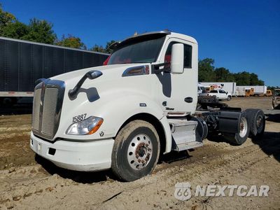 2015 KENWORTH T680 SEMI TRUCK 1XKYDP9X3FJ438809 - główne zdjęcie licytacji z USA - miniatura
