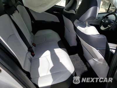 Zdjęcie 10 z 13 samochodu: 2016 TOYOTA PRIUS THREE TOURING VIN:JTDKARFU0G3001811 - miniatura