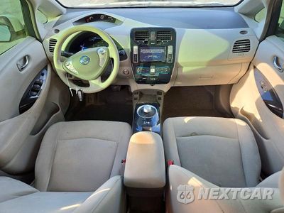 Zdjęcie 8 z 12 samochodu: 2011 NISSAN LEAF SV VIN:JN1AZ0CP7BT005896 - miniatura