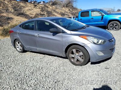 Czwarte zdjęcie samochodu z boku: 2013 HYUNDAI ELANTRA GLS VIN:KMHDH4AE6DU567447 - miniatura
