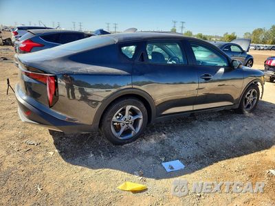 Trzecie zdjęcie samochodu z tyłu: 2026 KIA K4 LXS VIN:3KPFT4DEXTE289897 - miniatura